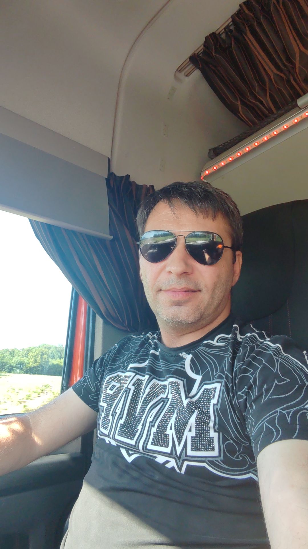 Edine, 45 ans, Lacaze